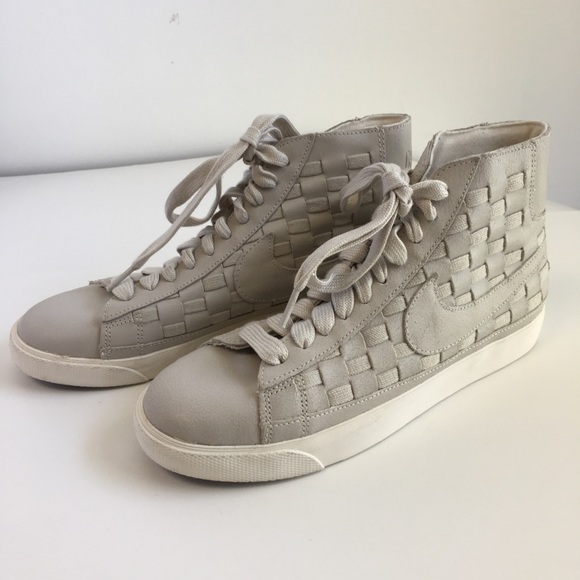 nike womens blazer mid woven